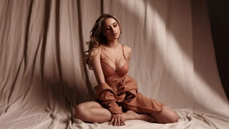 Outcalls Across Outer Brisbane: Luxe Escorts Wherever You Are 